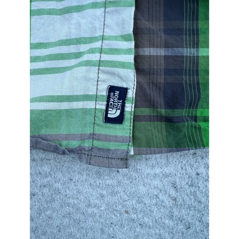 The North Face Shirt Men's XL Green Plaid Button Up Long Sleeve Casual Outdoor
